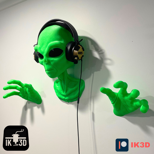 Cosmic Horror Gaming Headset & Controller Wall Mount Display Space Monster