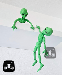 Flexi Alien Articulated Figurine - Multicolour Poseable Alien Desk & Shelf Decor