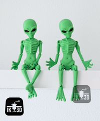 Flexi Alien Articulated Figurine - Multicolour Poseable Alien Desk & Shelf Decor