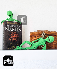 Flexi Alien Articulated Figurine - Multicolour Poseable Alien Desk & Shelf Decor