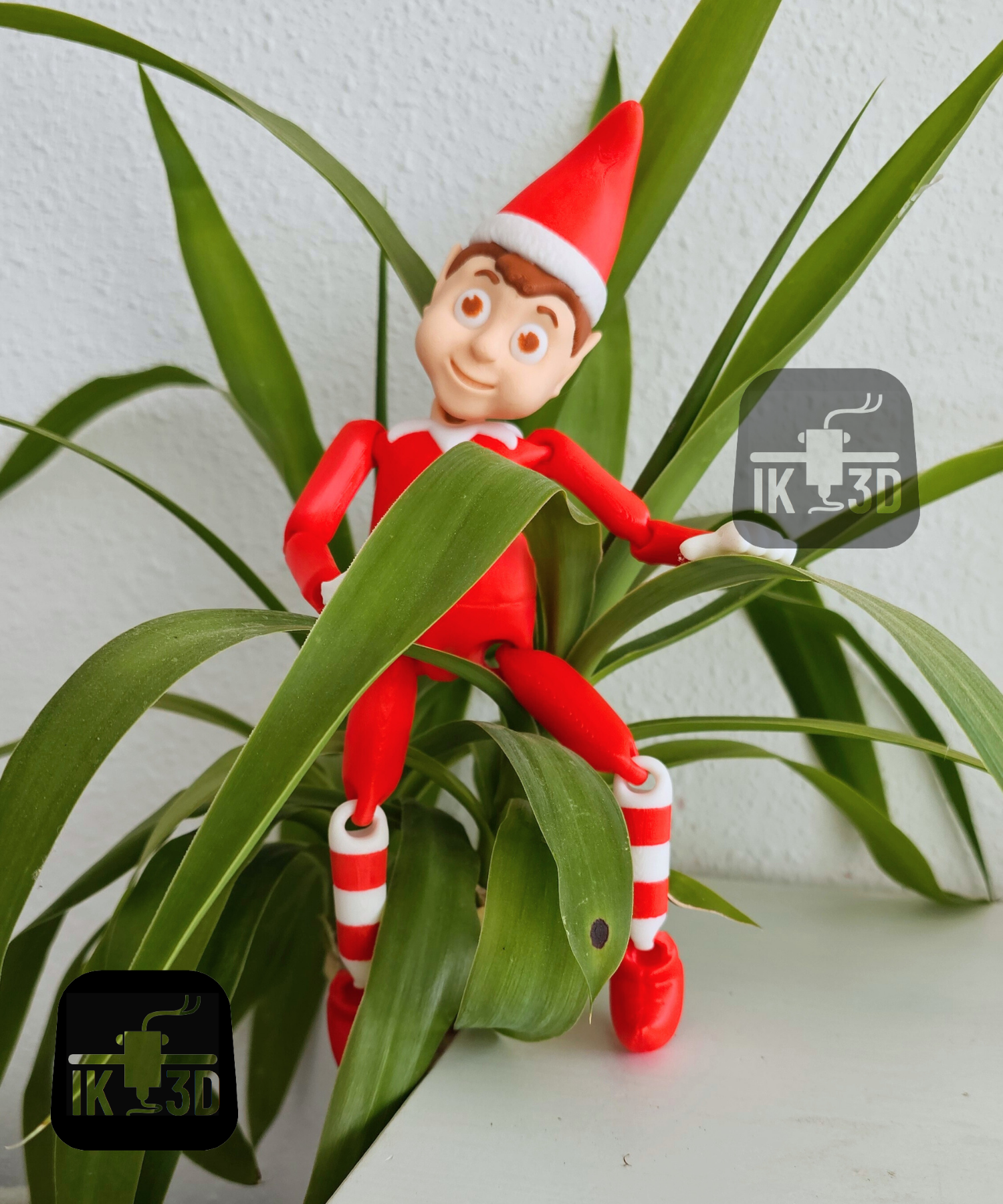 Flexi Elf on a Ledge: Articulated Happy & Angry Posable Elf Decor - Image 9